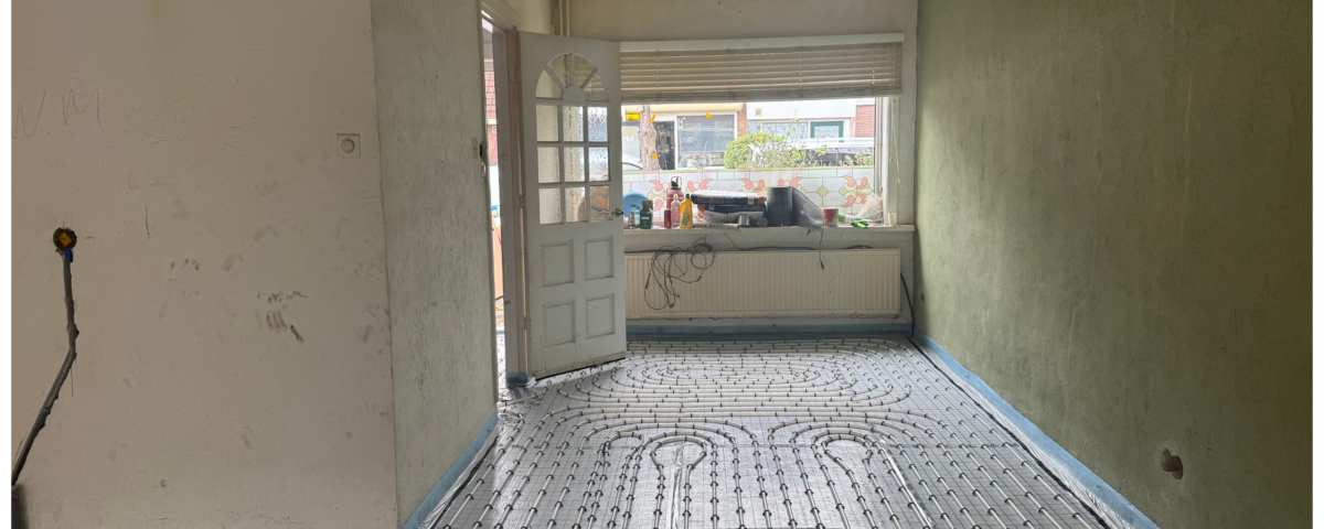 Vloerverwarming aangebracht tijdens woningrenovatie door Vastgoed Groep
