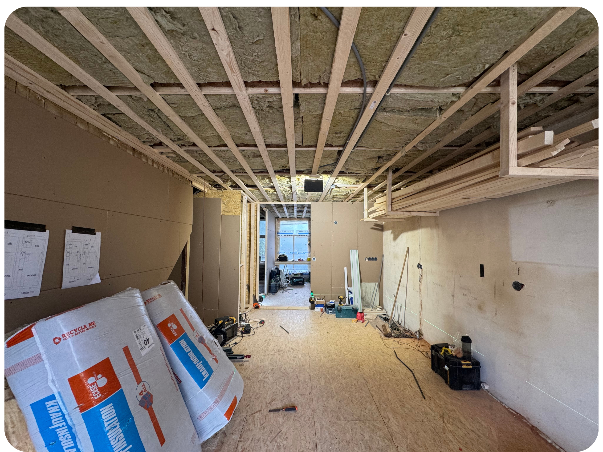 Complete woning renovatie met plafondisolatie, verduurzamen, keukenrenovatie, badkamerrenovatie, isoleren door Vastgoed Groep